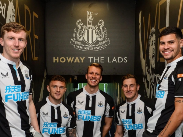 สโมสรฟุตบอล นิวคาสเซิลยูไนเต็ด (Newcastle United Football Club)